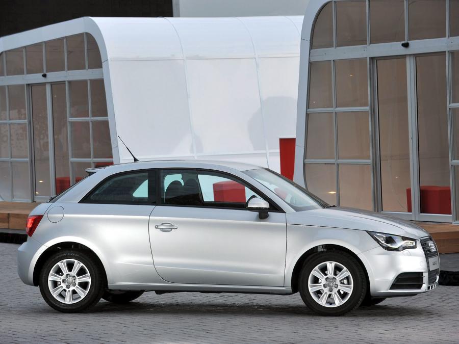  Audi A1 TFSI (8X) 2010 года  (ZA) (фото 12 из 15)